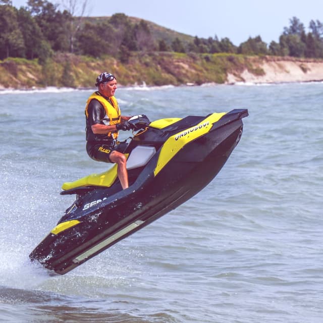 Jet Ski Adventure – Guatapé Reservoir